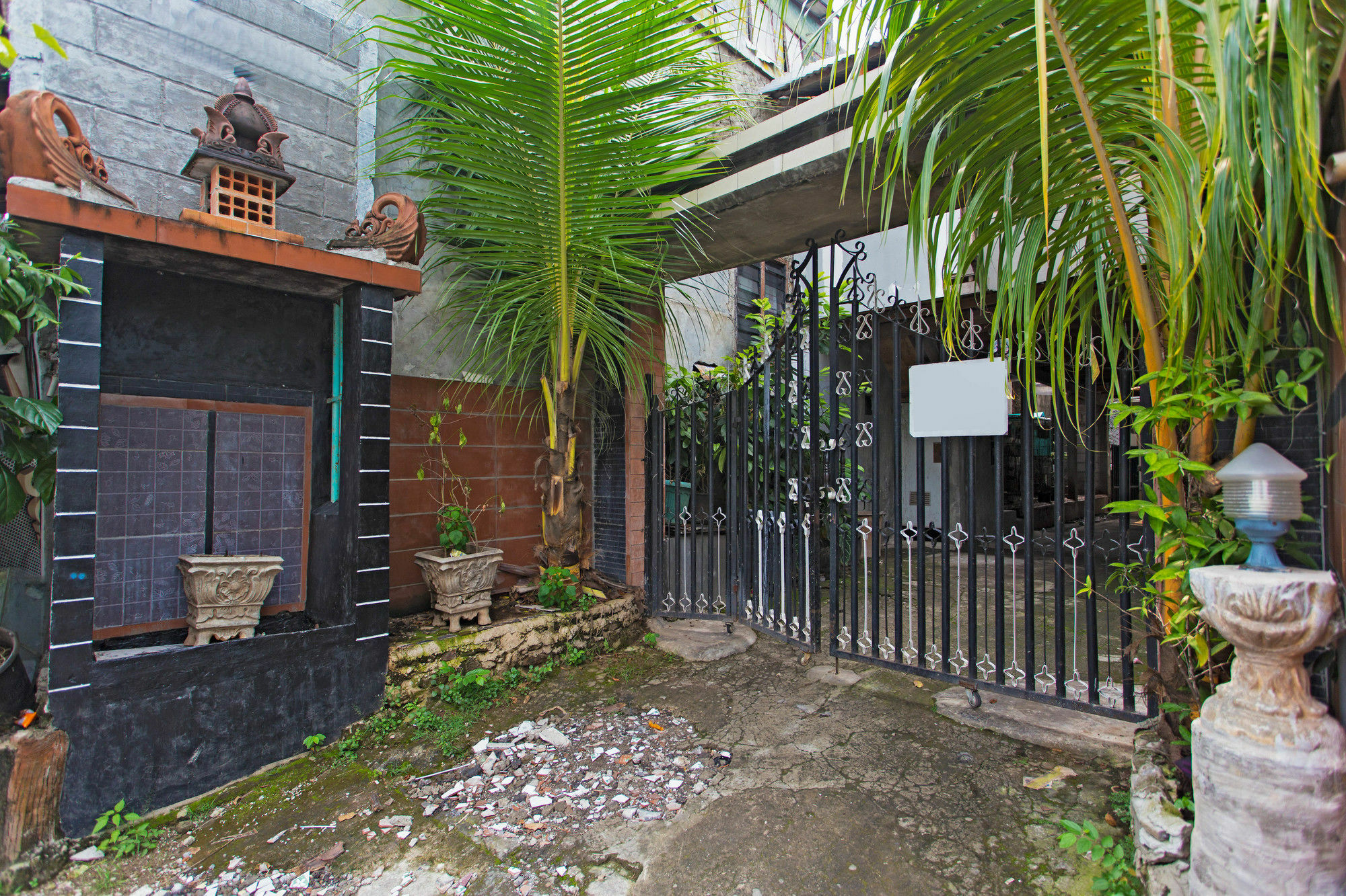 Reddoorz @ Pesanggrahan Mencil ภายนอก รูปภาพ